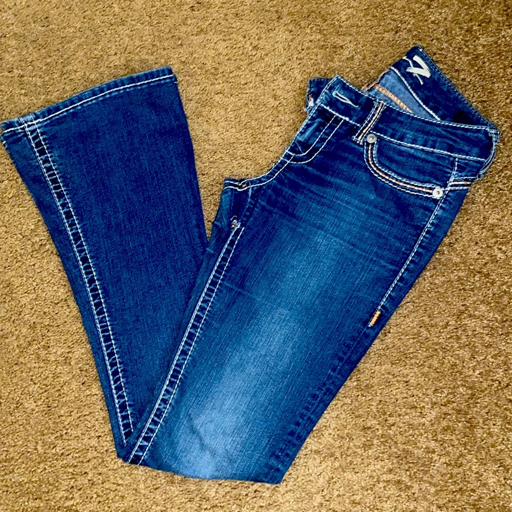Seven7 jeans size 27. Style - tulip. Flared leg.